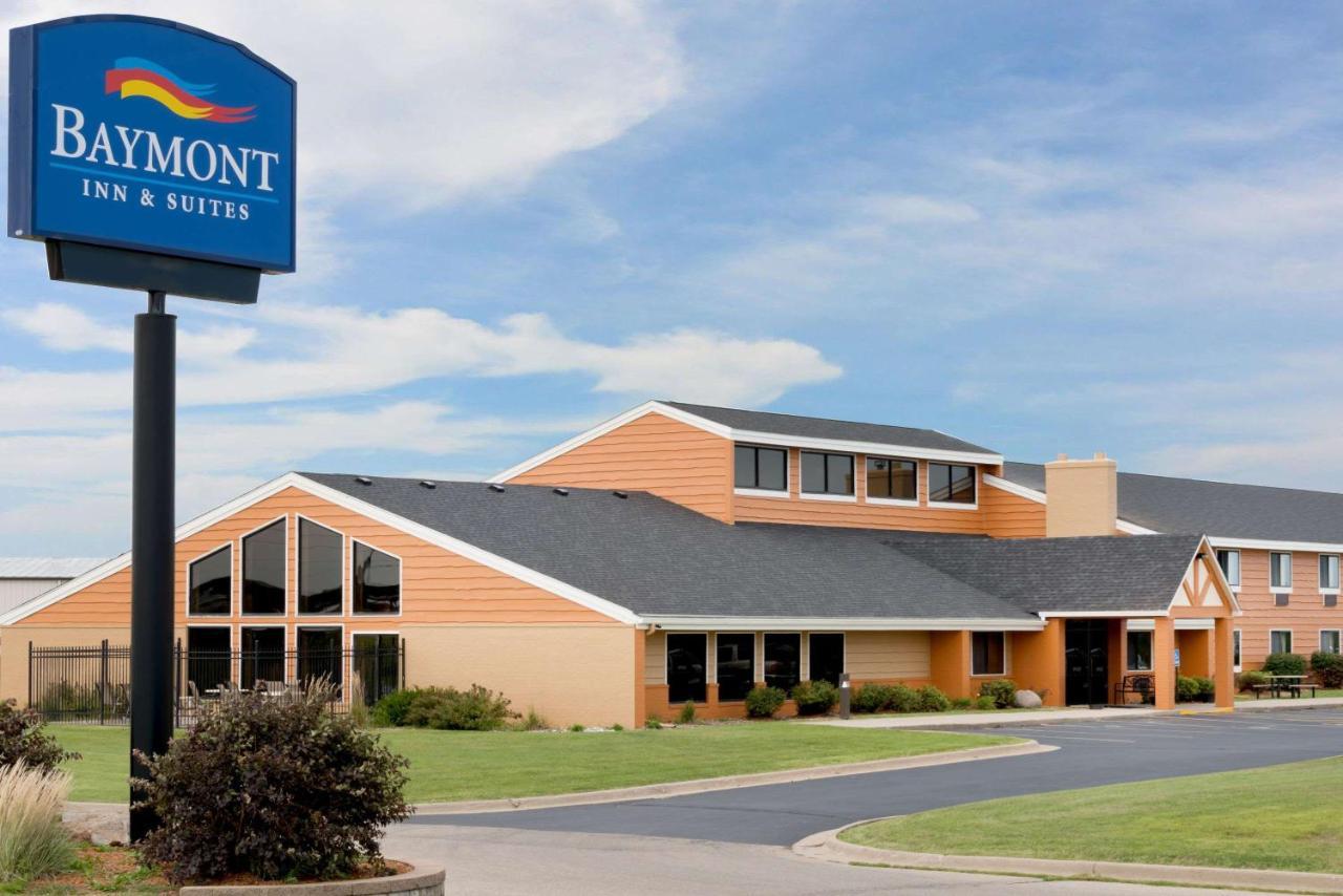 Baymont By Wyndham Marshalltown Bagian luar foto
