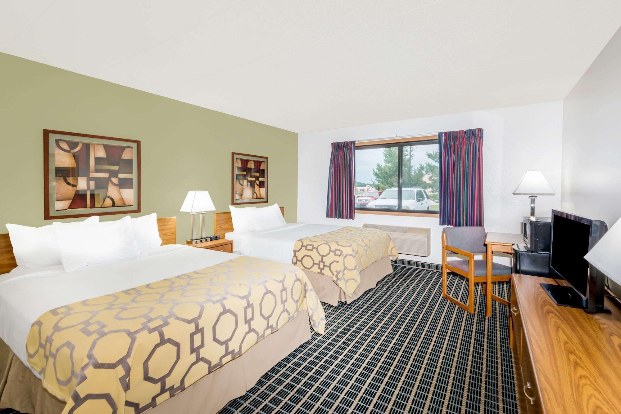 Baymont By Wyndham Marshalltown Bagian luar foto