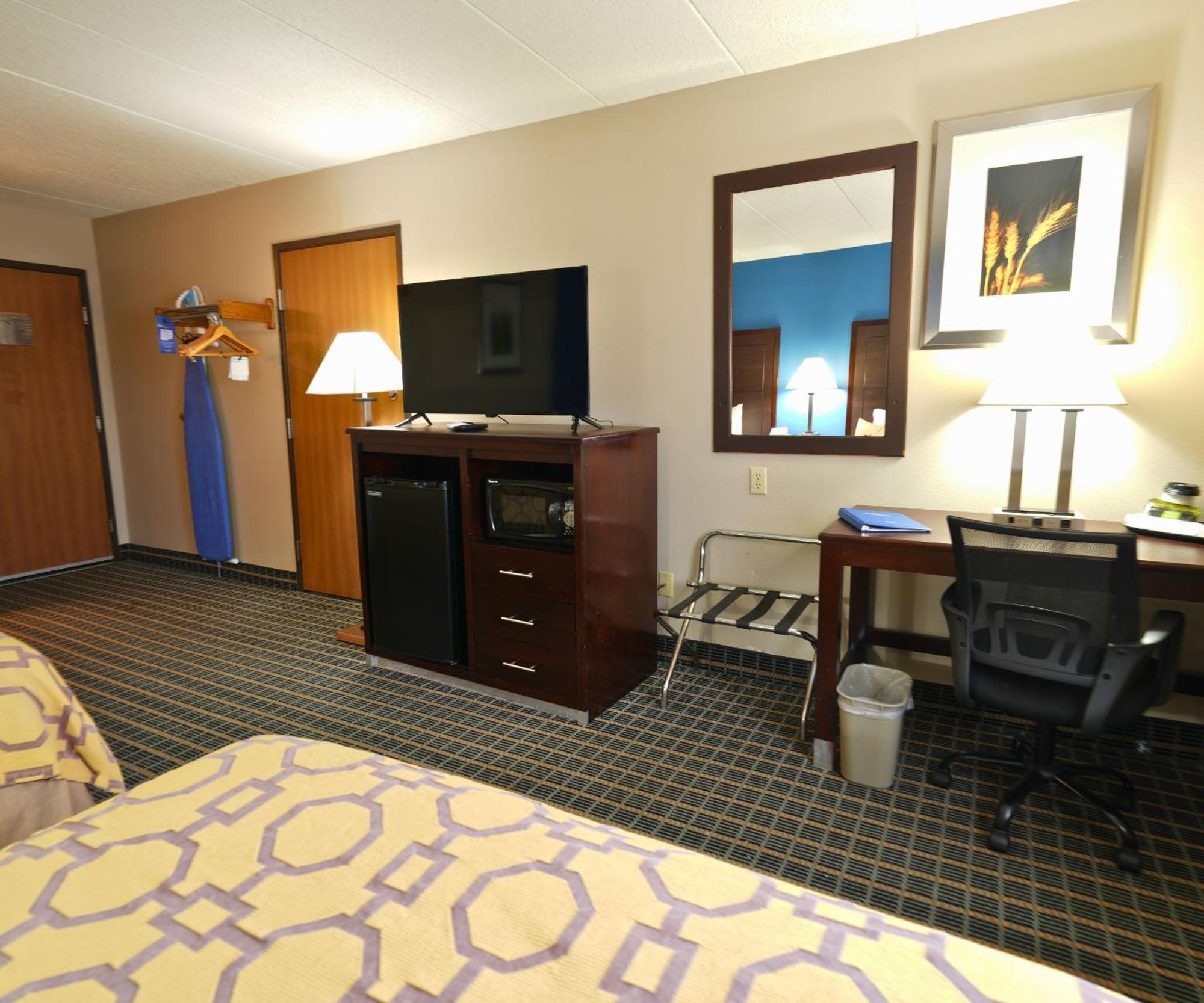 Baymont By Wyndham Marshalltown Bagian luar foto