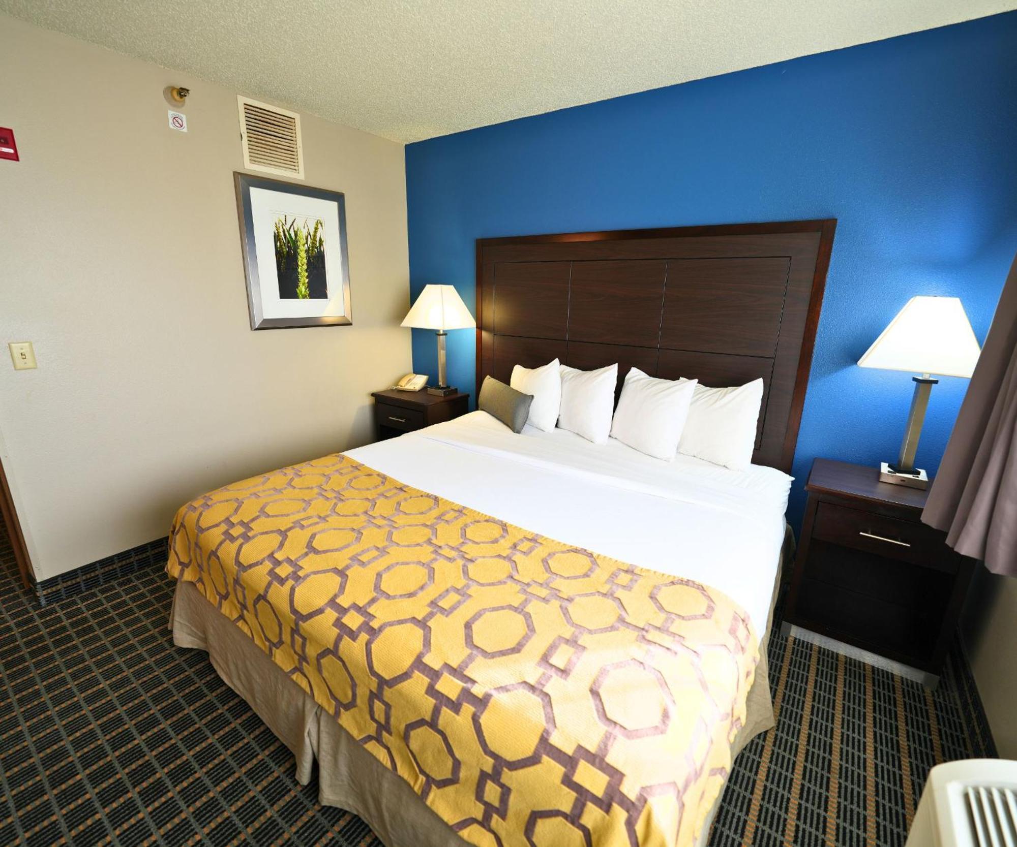 Baymont By Wyndham Marshalltown Bagian luar foto